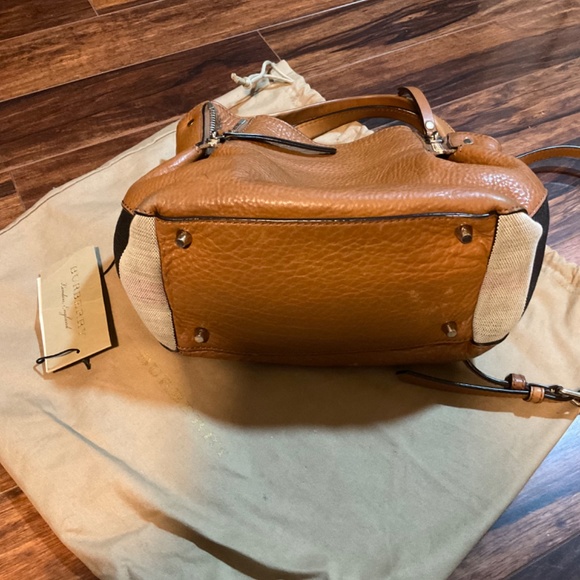 Burberry Crossbody Bag in textured leather - Picture 6 of 9